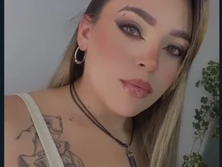 TifannyAndLissa live cam video preview