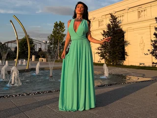 AngelinaRiseup Black Hair webcam from Romania