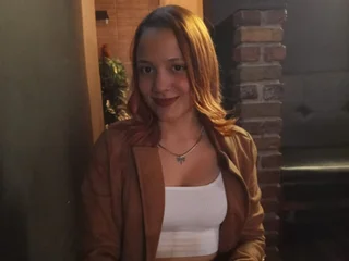 Cailyn_frox Spanish speaking webcam model