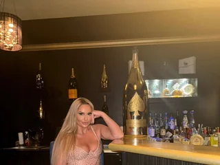 Lucy_London_19 Caucasian webcam from United Kingdom