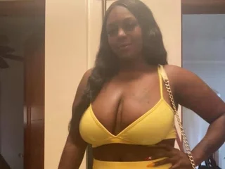 VannaHumpAlot Black Hair webcam from United States